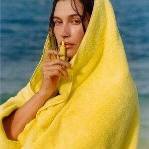 BRAND NEW Rhode Lemontini Lip Peptide